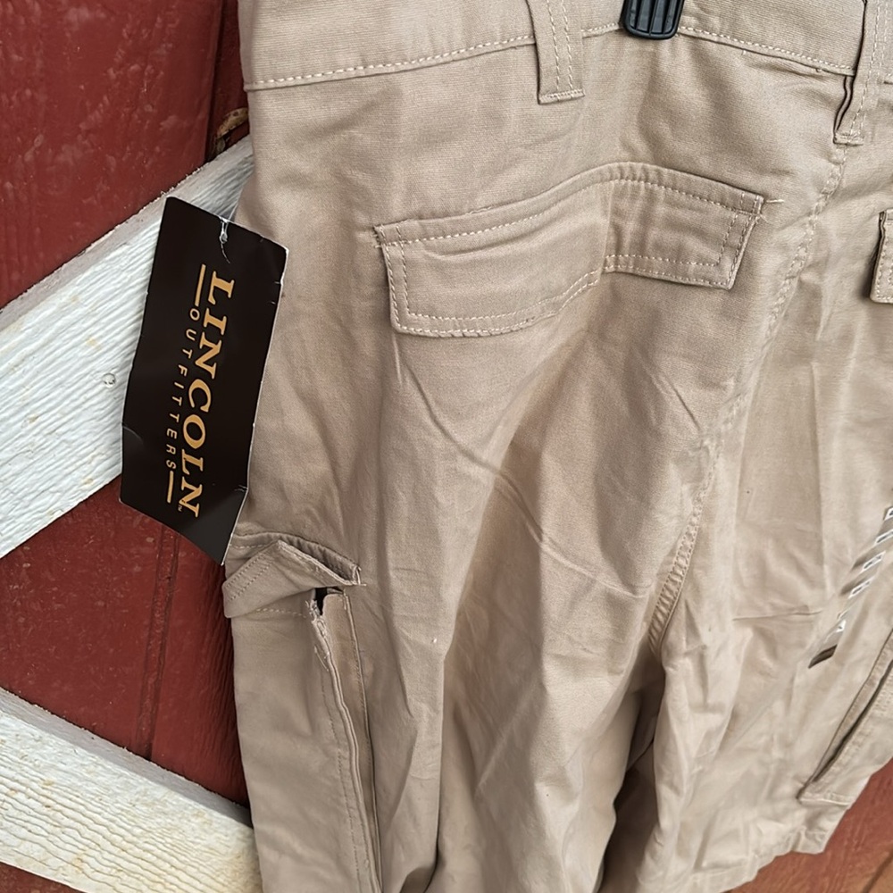 NWT Lincoln Outfitters Flex Cargo Tan Shale Shorts Men’s 48W Stain Resistant - Picture 8 of 16